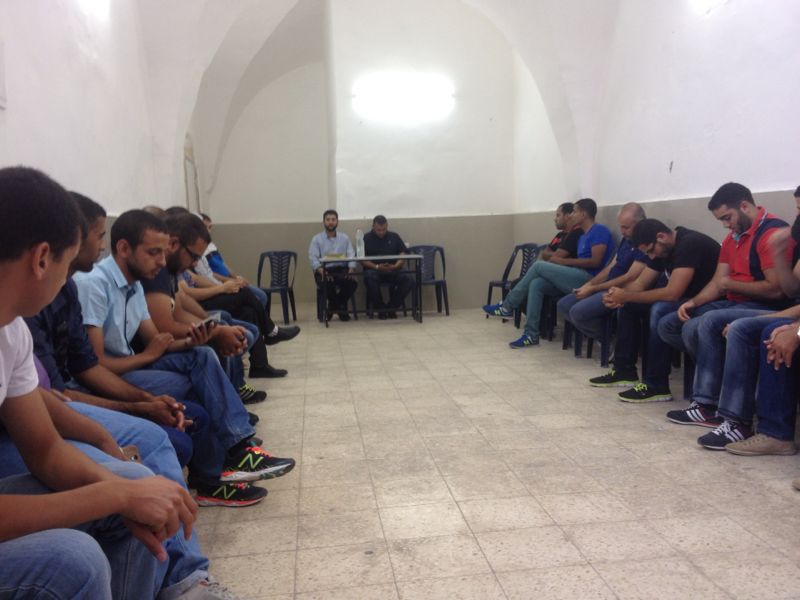 بالصور: وفد من مؤسسة القلم والحركة الاسلامية في زيارة لمدينة الرملة